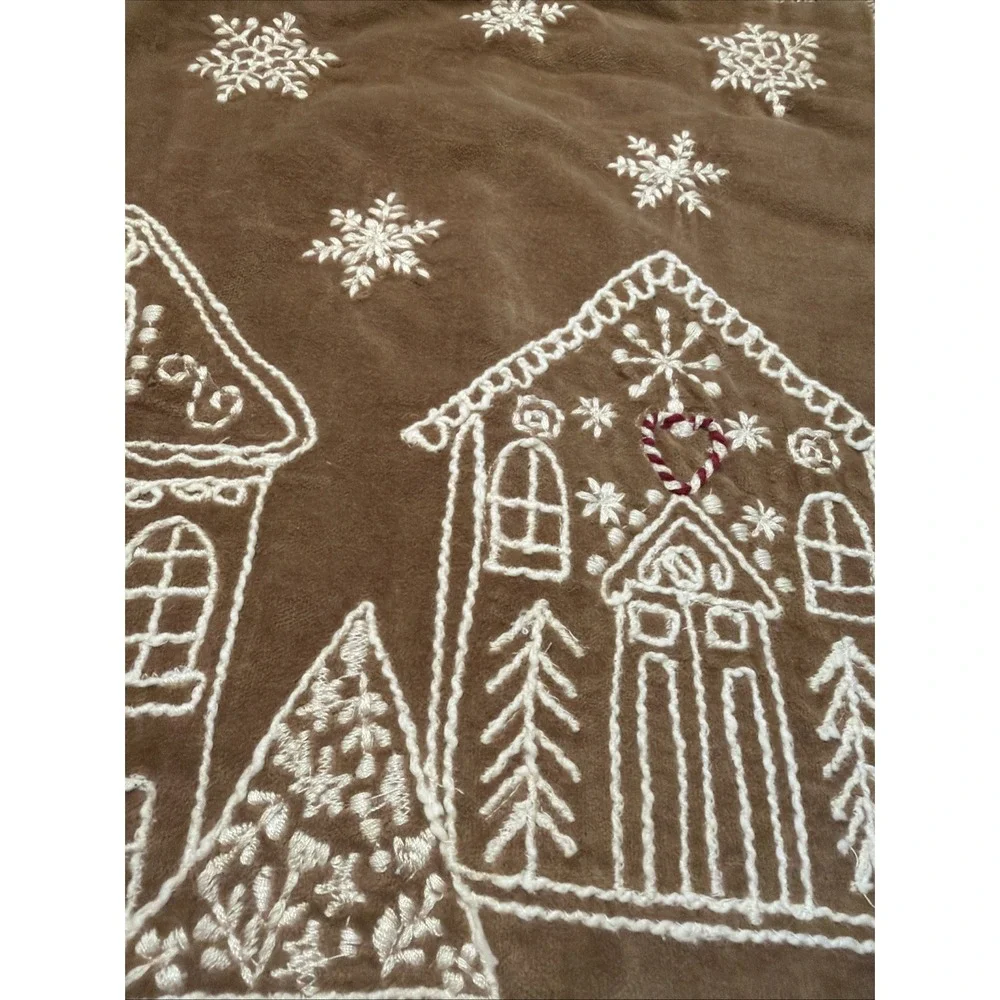 Pottery Barn Gingerbread Village‎ Embroidered Velvet Lumbar Pillow Cover 16